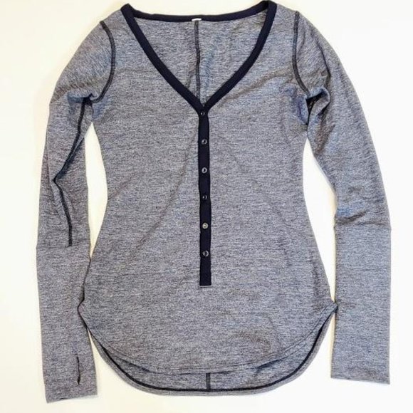 Size 6 - Lululemon Awesoma Henley - Picture 2 of 2
